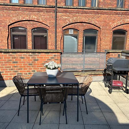 Central Leeds Townhouse With Private Roof Garden Sleeps 4 المظهر الخارجي الصورة