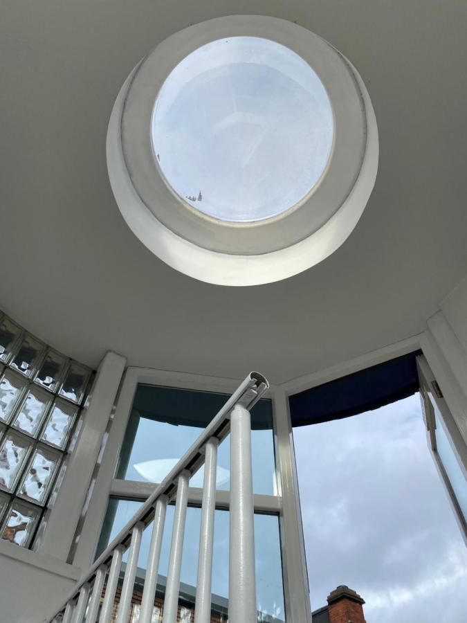 Central Leeds Townhouse With Private Roof Garden Sleeps 4 المظهر الخارجي الصورة