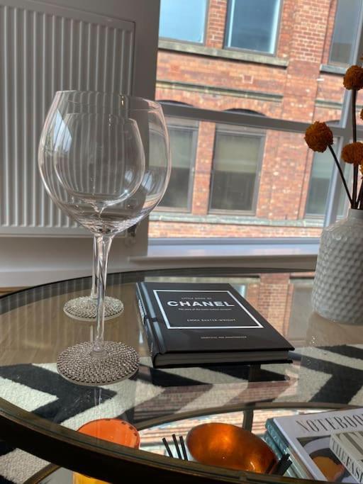 Central Leeds Townhouse With Private Roof Garden Sleeps 4 المظهر الخارجي الصورة
