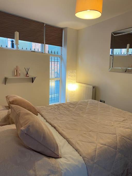 Central Leeds Townhouse With Private Roof Garden Sleeps 4 المظهر الخارجي الصورة