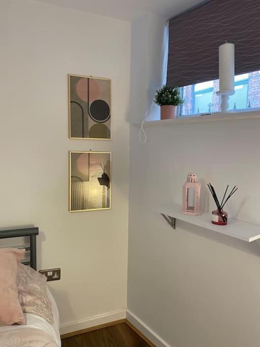 Central Leeds Townhouse With Private Roof Garden Sleeps 4 المظهر الخارجي الصورة