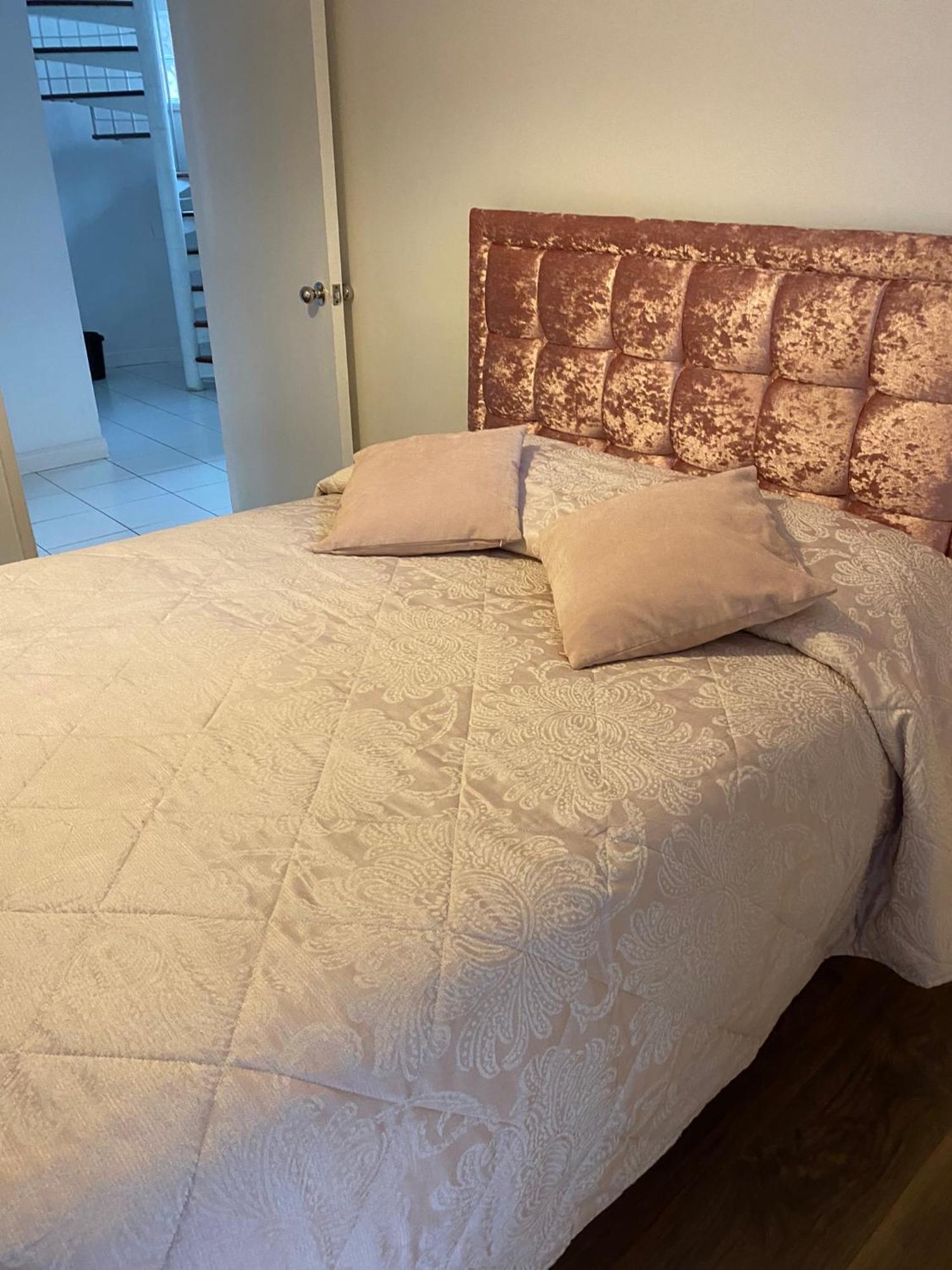 Central Leeds Townhouse With Private Roof Garden Sleeps 4 المظهر الخارجي الصورة